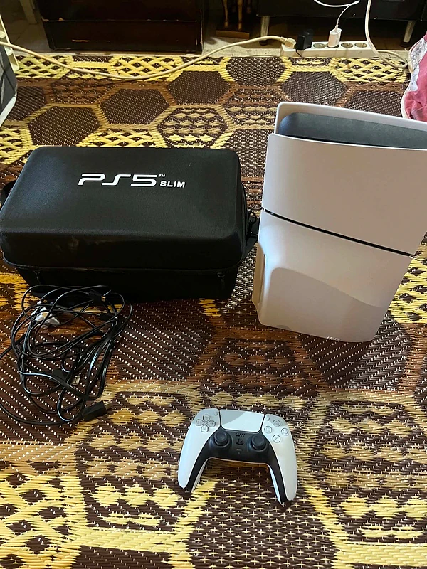 PS5 Slim 1 TB EUROPE souper ndife+ 1 controller+bag+all cables PS5 Slim 1 TB EUROPE souper ndife+ 1 controller+bag+all cables