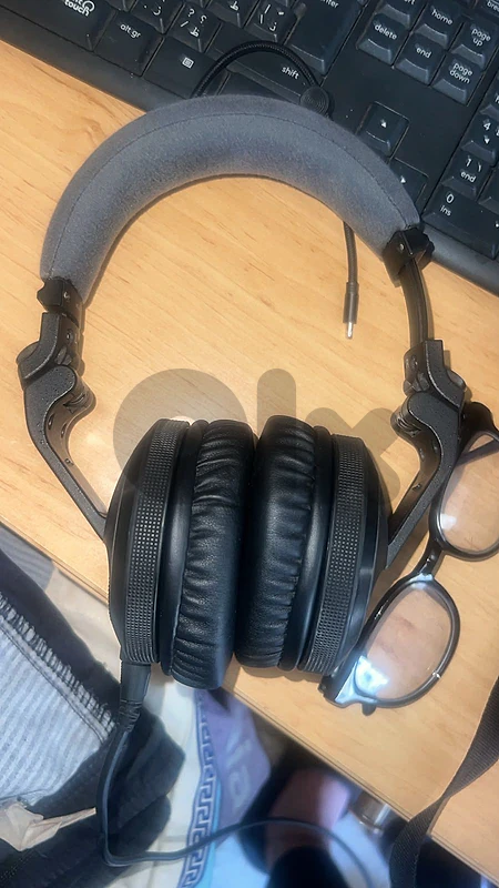 Pioneer HDJ-X7 headphones + magma case