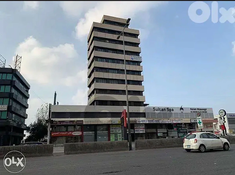 Spacious 90 m² Office with 150 m² Terrace for Rent in Autostrade Zalka