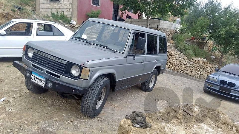 Mitsubishi  Pajero 1988