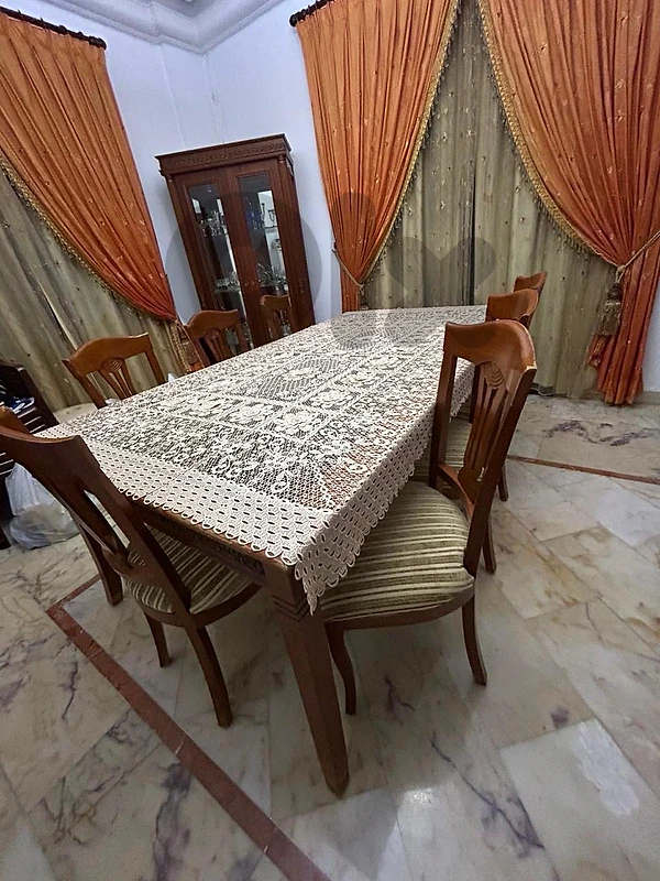 full dinig room
