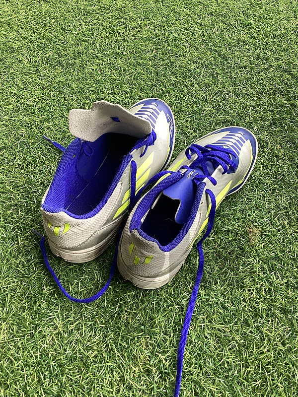 f50 shoes size 37