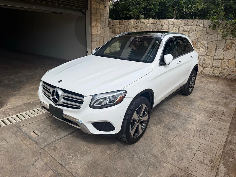 Mercedes-Benz GLC-Class 2018 300 4 matic clean carfax full options!