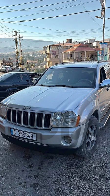 jeep cheroke silver 2005