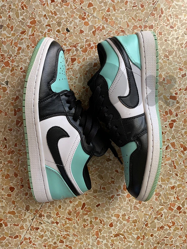 Air Jordan 1 low