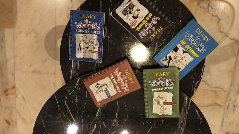 5 WIMPY KID BOOKS