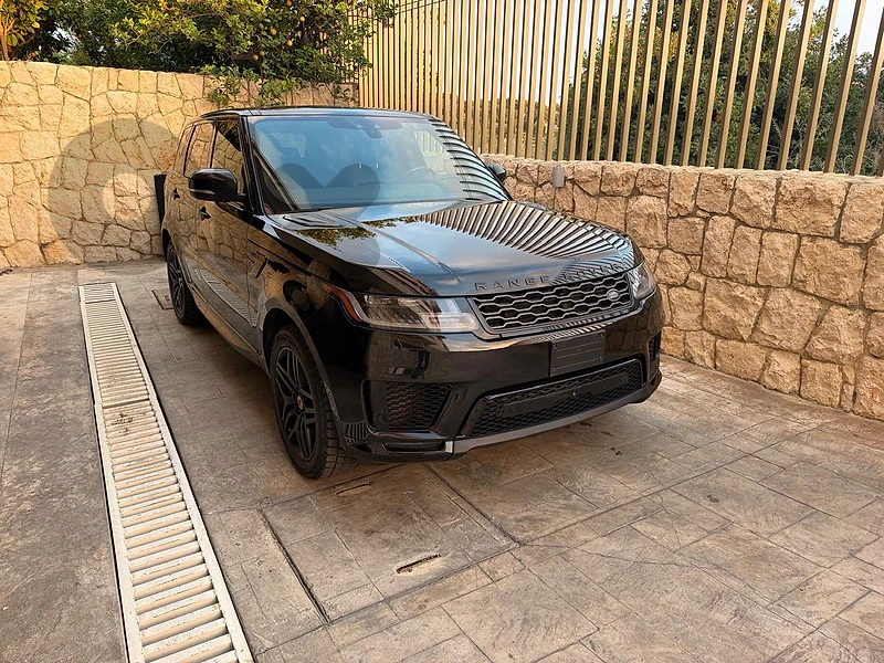 Range Rover Sport 2018 V8 dynamic HSE clean carfax 74000 miles only!