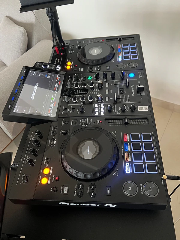 Excellent Condition: Pioneer XDJ-RX3 DJ Set + Speakers + UDG Case
