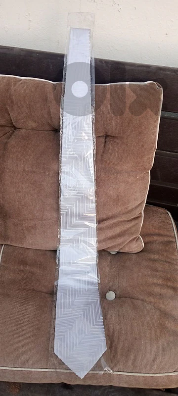 valpiro tie