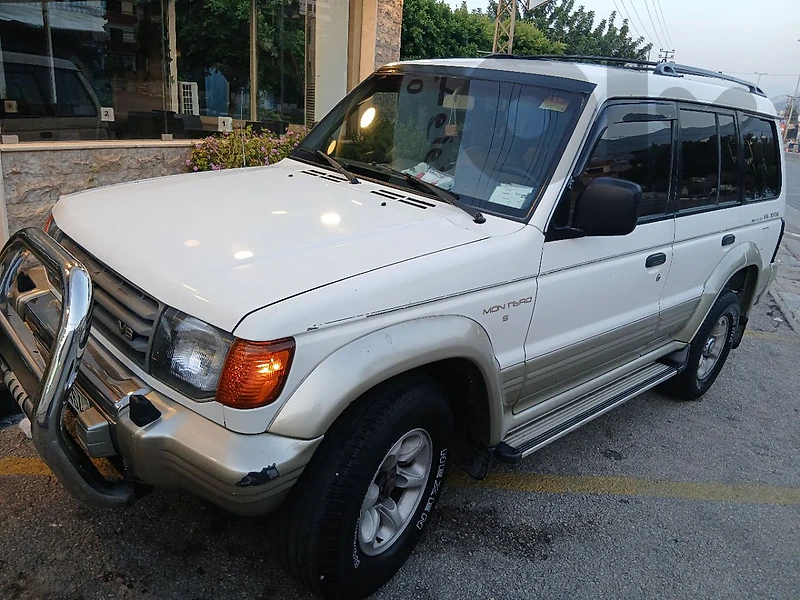 Mitsubishi Montero 1996