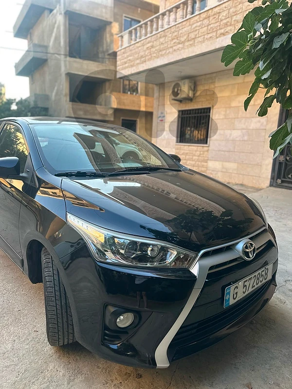 Toyota Yaris 2016 Hatchback 1500 cc ( full option)