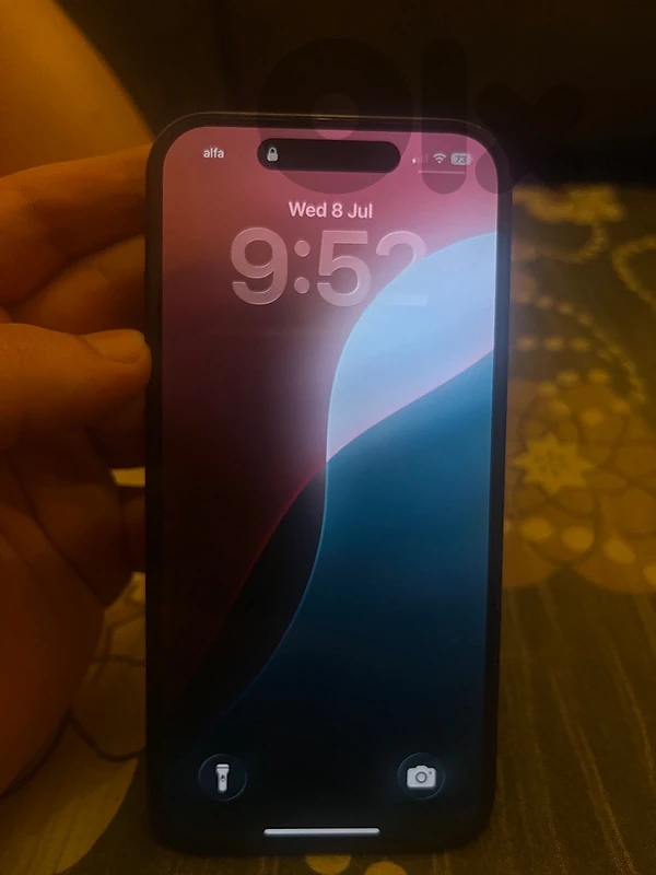 iphone 15 128g  ma mghayar fe she battery 87