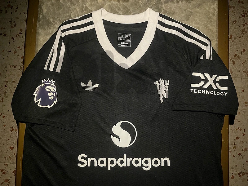 manchester united home goalkeeper onana 24 devil adidas kit