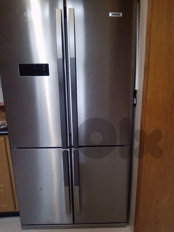 براد بيكو (Beko) 4 أبواب ستانلس ستيل بحالة ممتازة (بحاجة غاز فقط)