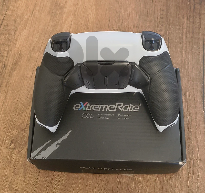 Ps5 DualSense Controller with eXtremeRate RISE4 remap kit