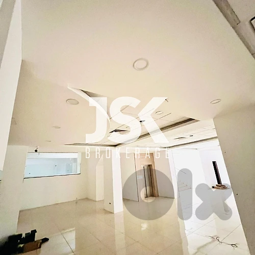 L21843 Showroom For Sale on the Highway of JouniehShowroom For Sale on