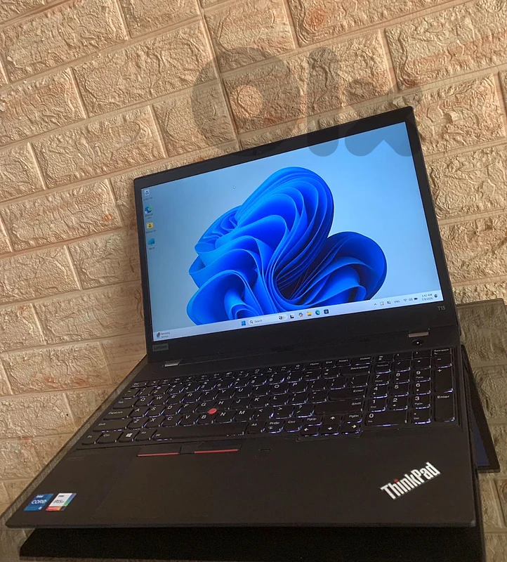 ThinkPad T15 Gen 2 Touch Screen 15.6" ThinkPad T15 Gen 2 Touch Screen 15.6"