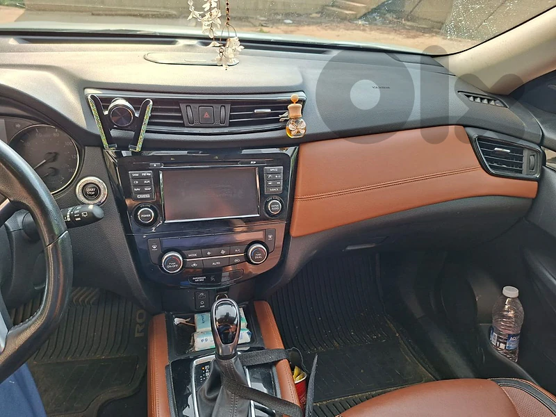 Nissan Rogue 2017 platinum foul option