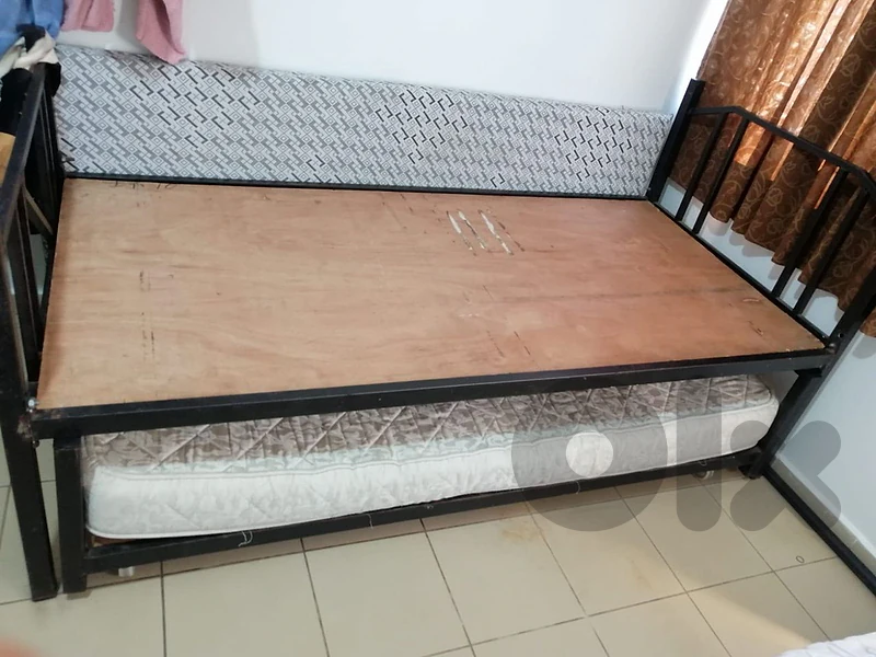 تخت حديد طابقين