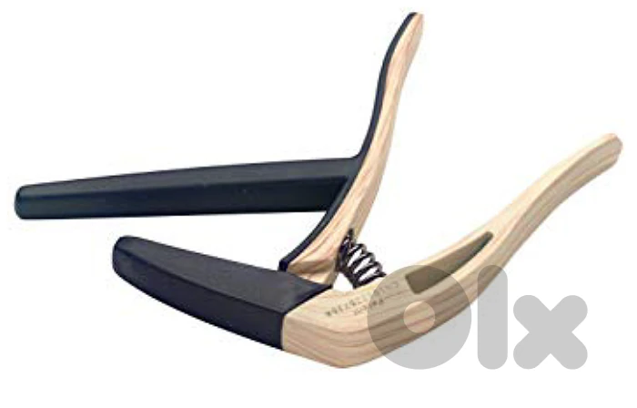 Stagg Flat trigger Capo for Classical Guitar beige