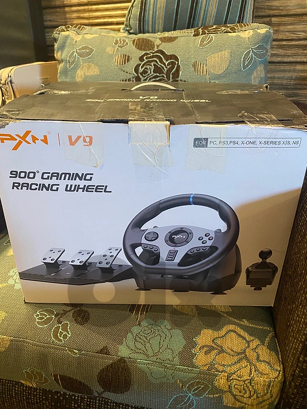 pXn racing wheel v9 used like new