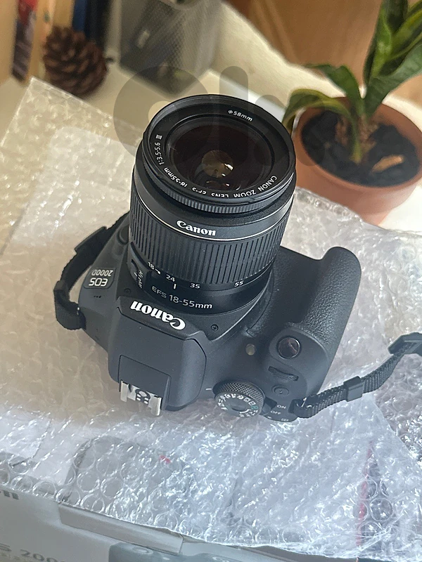 camera canon eos 2000D