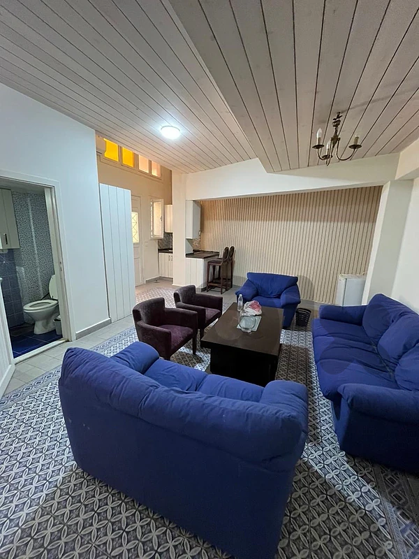 Studio for rent Ashrafieh, 400$, 81011914
