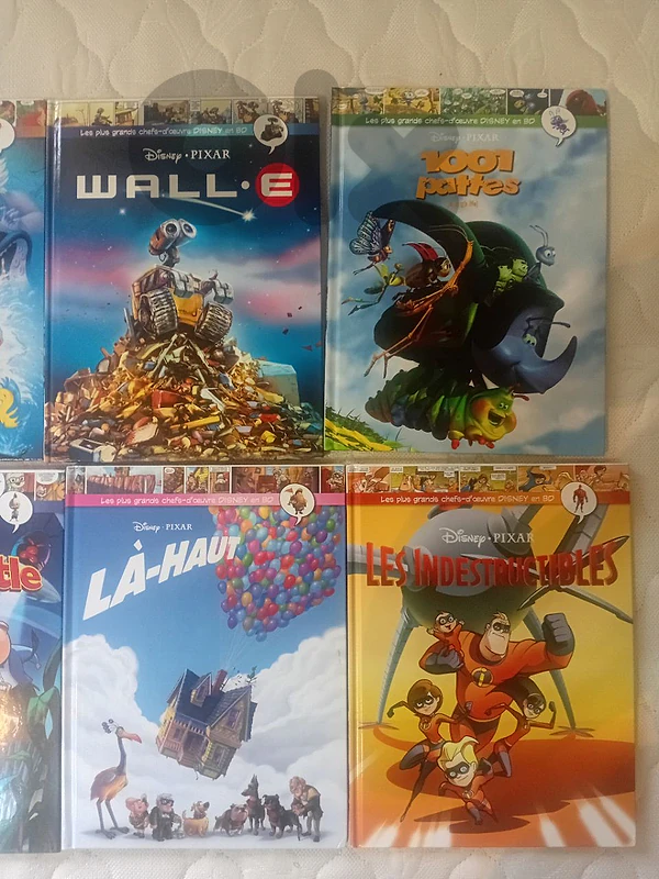 reading French disney books