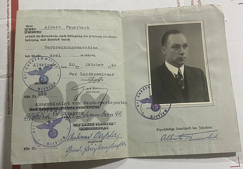 دفتر سائق سنة ١٩٤٠ مع اختام نازي زمن هتلر Nazi driver licence