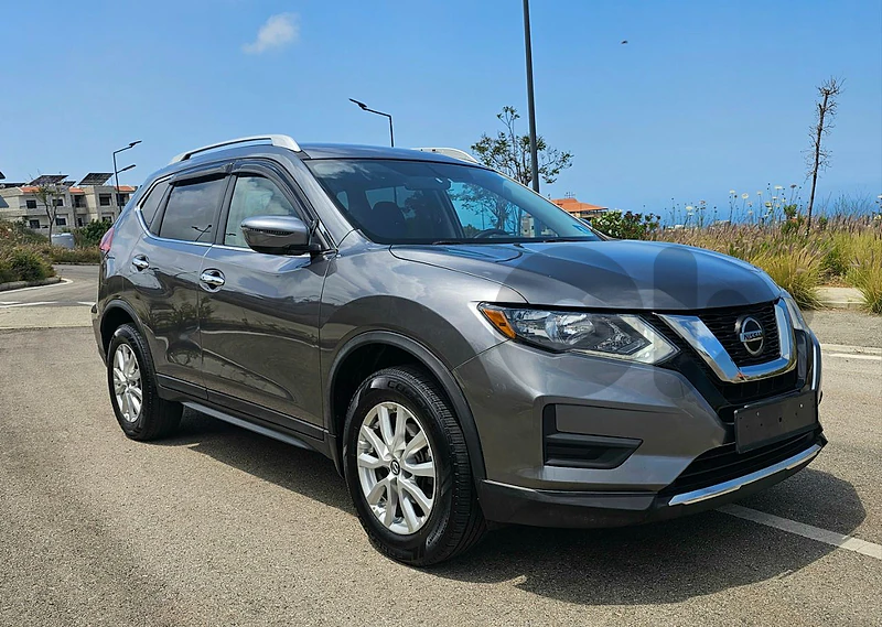 Nissan Rogue 2018 sv Nissan Rogue 2018 sv