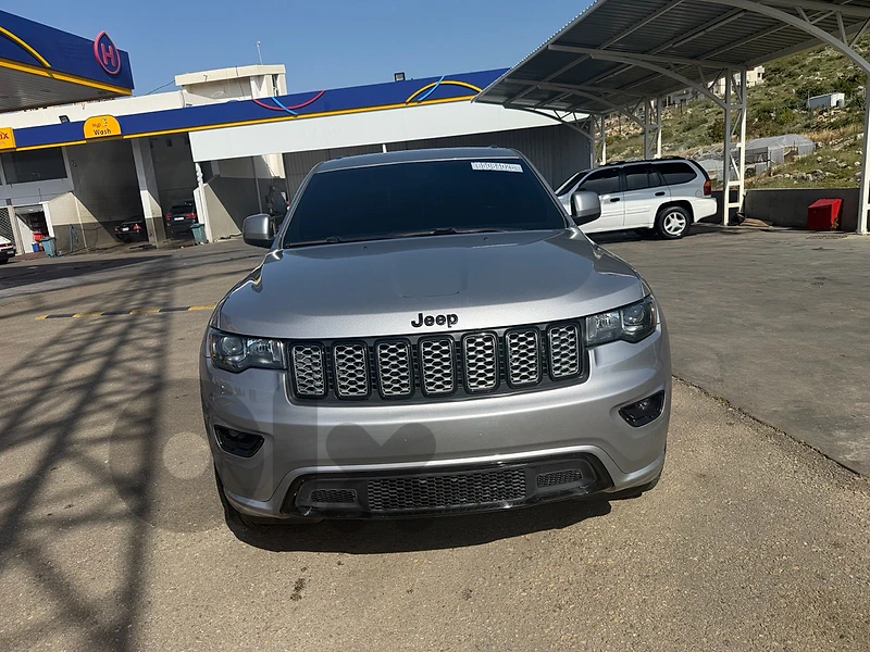 2018 grand cherokee altitude 4x4