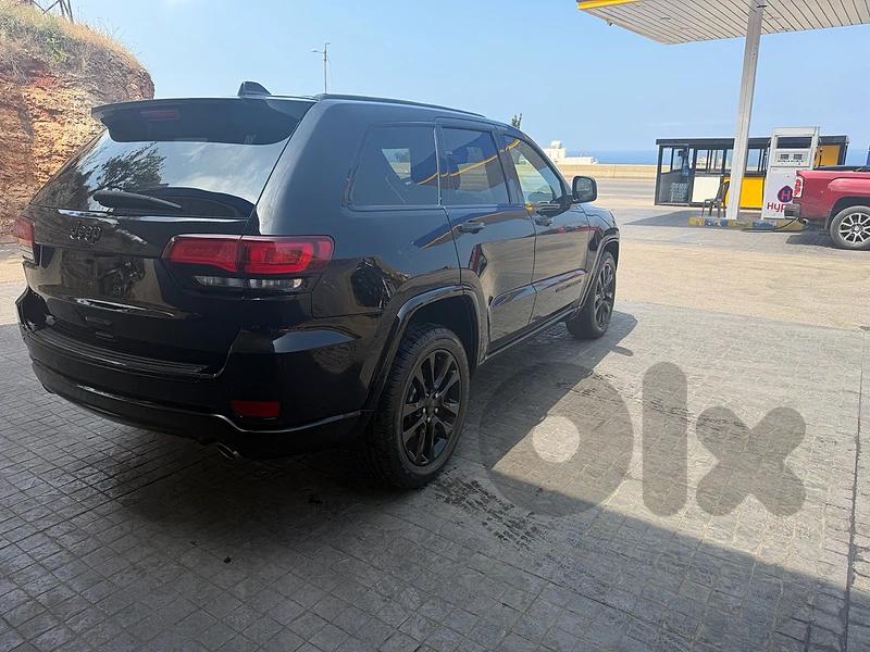 2018 grand cherokee altitude 4x4