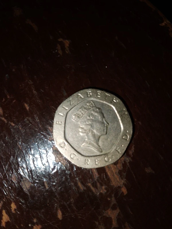 scarce 1992 elezabith crown 20p