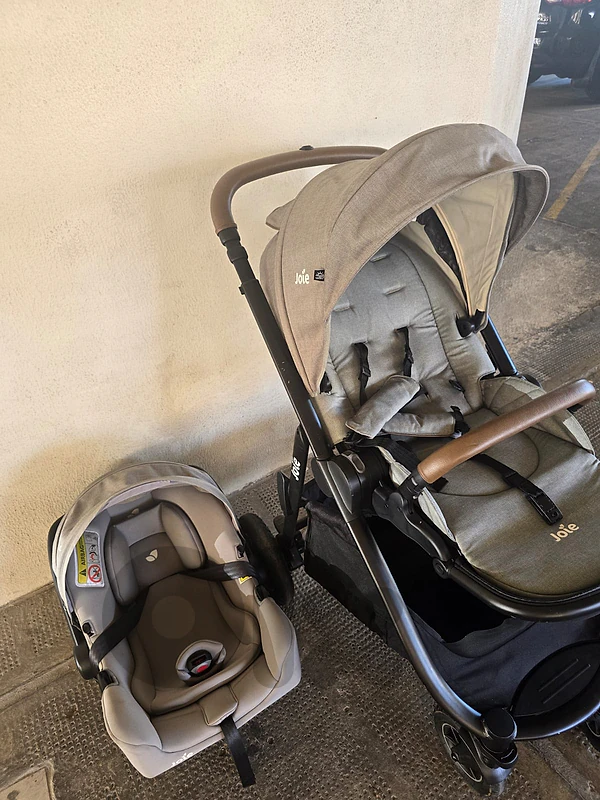 Joie Chrome Stroller + Car Seat Joie Chrome Stroller + Car Seat