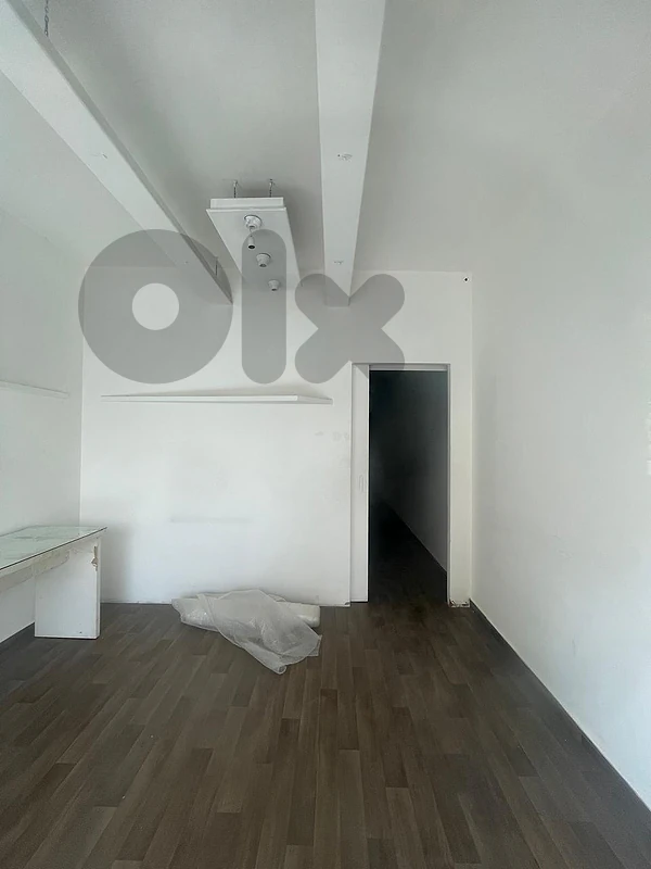Shop for Rent in Mansourieh.