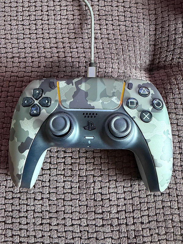 Playstation 5 Dualsense controllers (2 controllers)