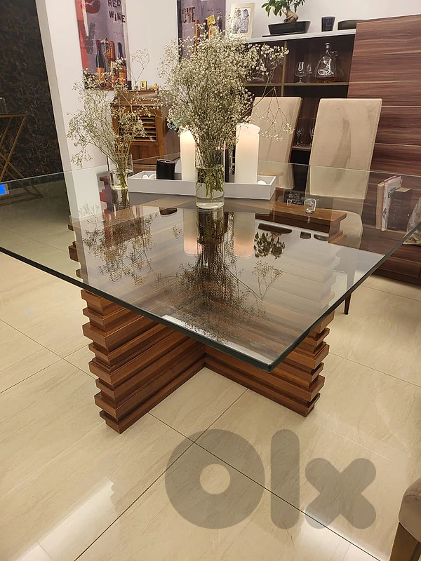 Dining Table & 6 Chairs