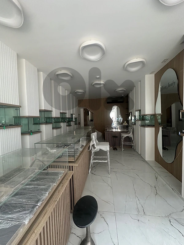 Shop for rent in Verdun jewelry store  محل للايجار فردان محل مجوهرات