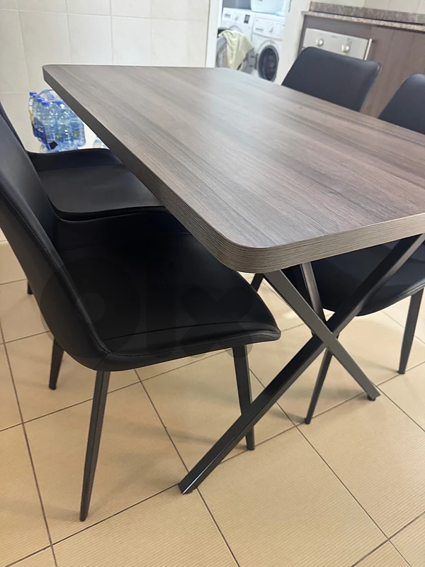 kitchen table and chairs