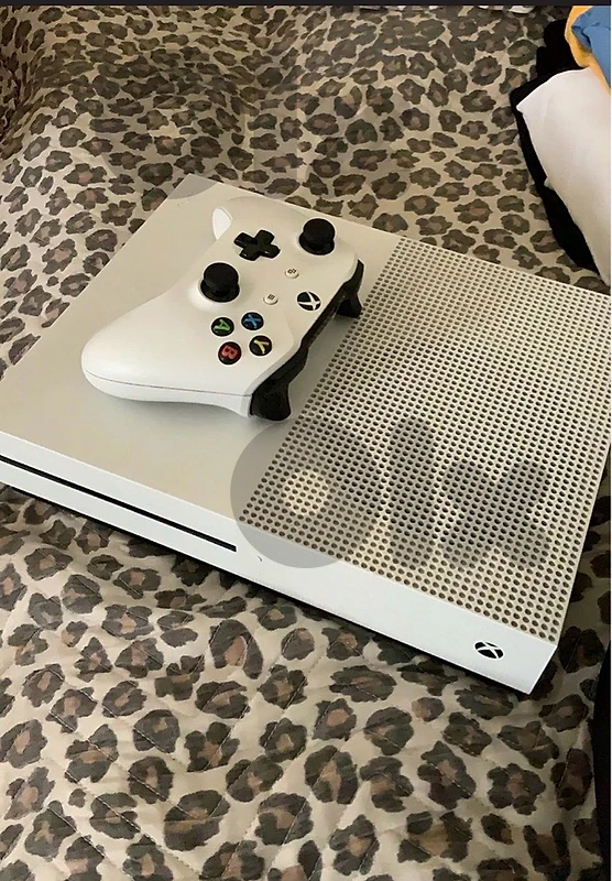 mint condition with gaming account