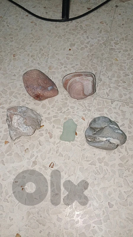 احجار جميلة