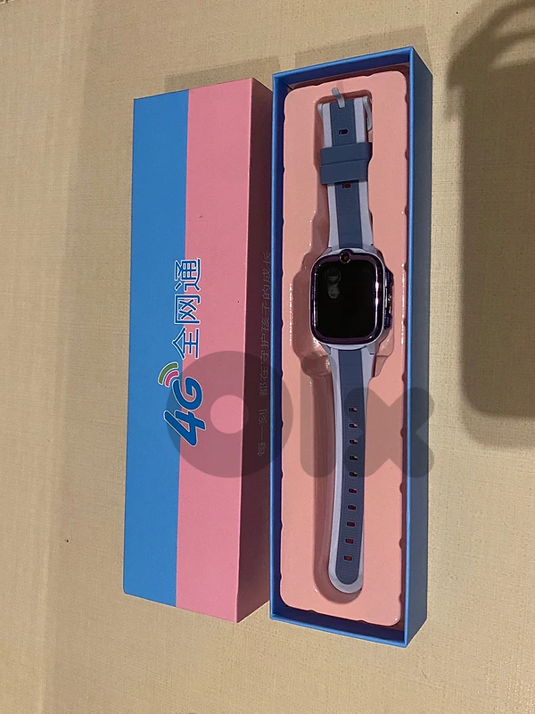 generic Chinese 4G kids' smartwatch