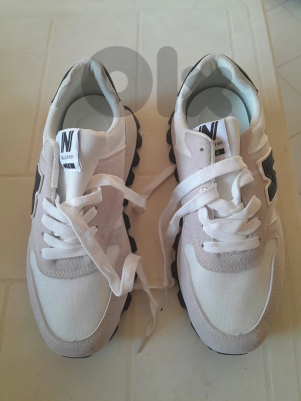 running shoes for sprot or casual daily dress (size 41-42)