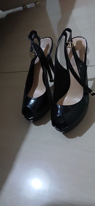 charles & keith