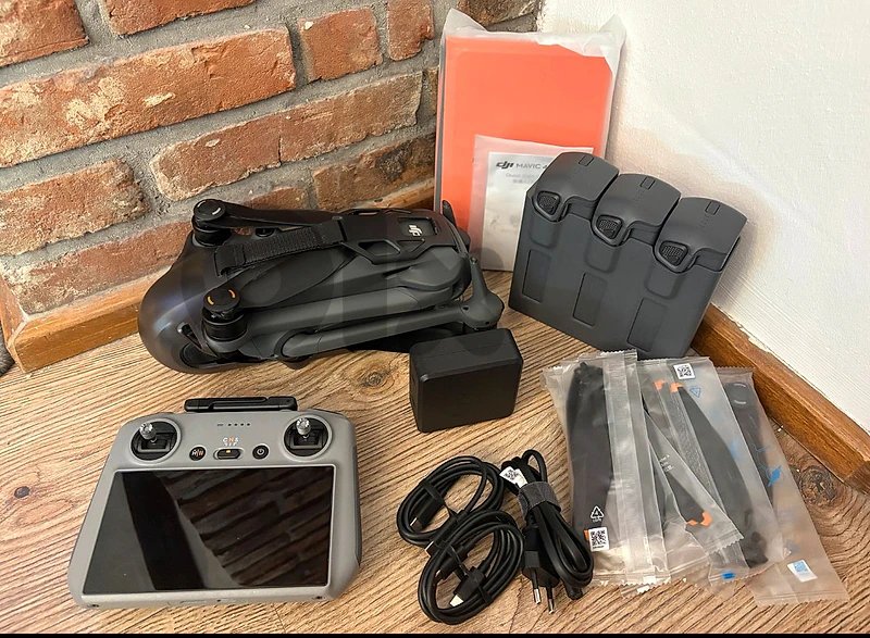 dji mavic 4 pro combo