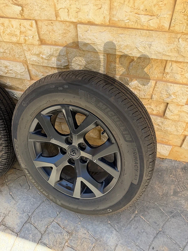 3 sets used rims and tires like new for rav4 , crv , ml or gle gls