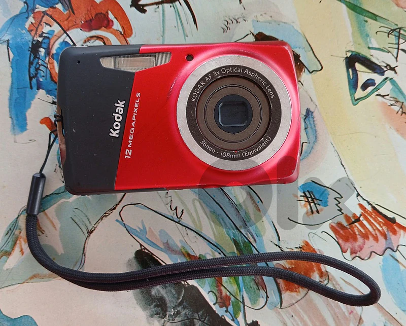 12 megapixels Kodak digital camera