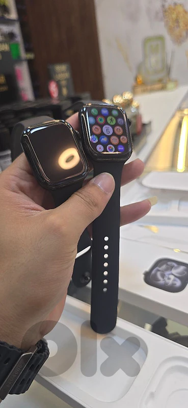 apple watches series 11 46 mm like new with boxes