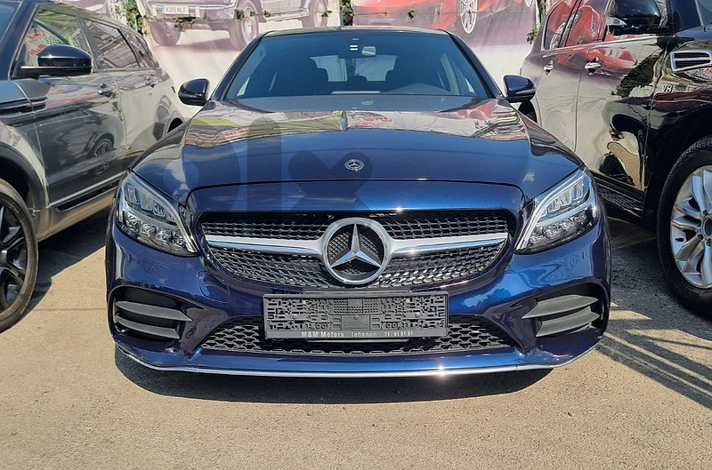 Mercedes C300 4matic 2020 Amg package Ajnabieh super clean