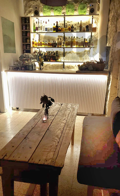 restaurant bar